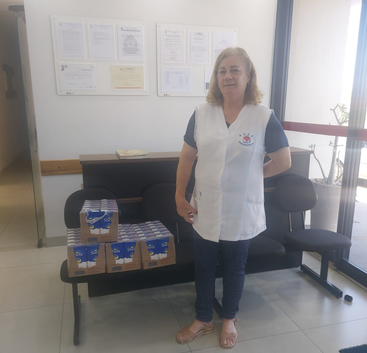 Grupo de amigas arrecada leite como presente de aniversário e doa para a AVCC Foto