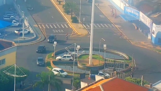 Fonte da Praça Dr. Fernando Jacob passa por manutenção hidráulica