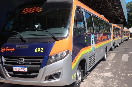 Novo transporte coletivo segue rotas anteriores até conclusão de estudos técnicos, diz Prefeitura