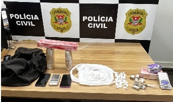 Polícia Civil prende dois por tráfico e apreende grande quantidade de drogas