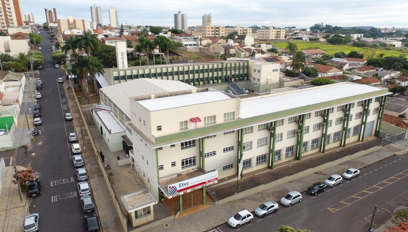 Sede da Etec Prof. Armando Farinazzo em Fernandópolis