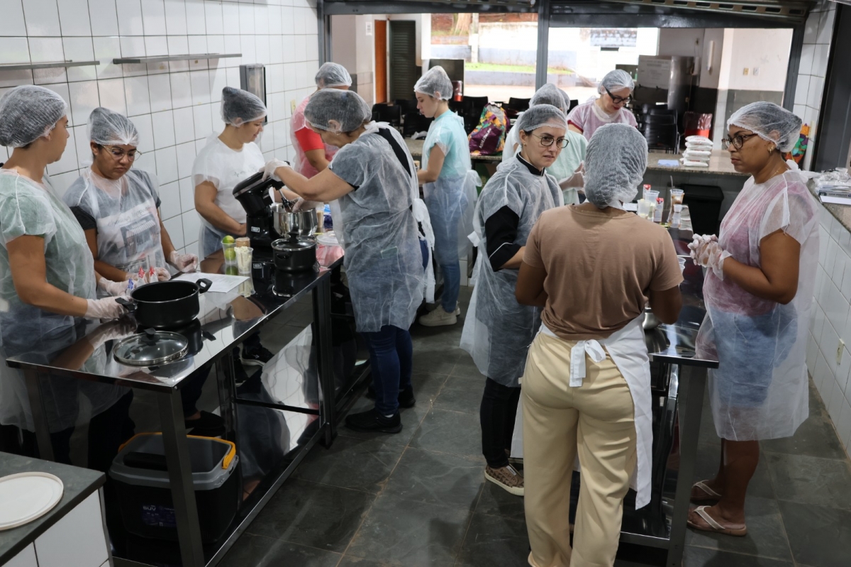 Curso de Páscoa do Cozinhalimento capacita mais de 50 em Fernandópolis