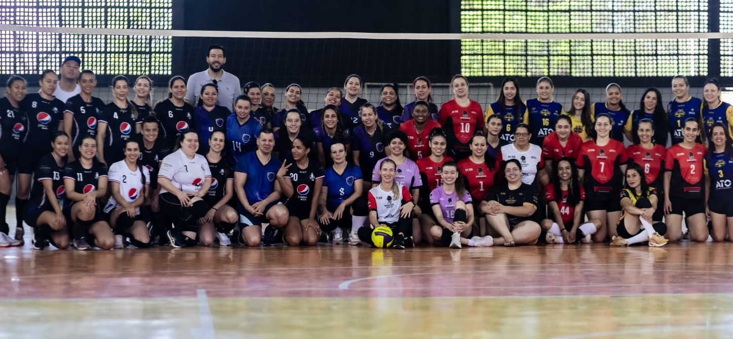 Quatro equipes de Fernandópolis entram em quadra em torneio de vôlei feminino