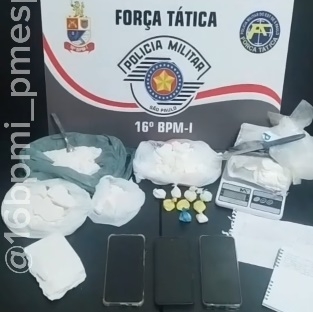 Força Tática prende dois por tráfico e apreende quase 2 quilos de cocaína