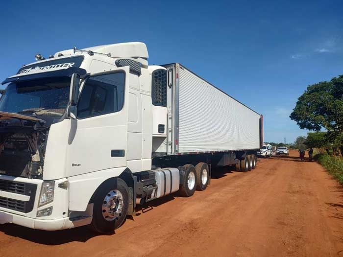 Carreta roubada na Euclides da Cunha é localizada em Minas Gerais; carga de carnes desapareceu