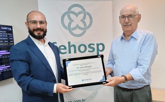 Santa Casa presta homenagem ao presidente da Fehosp