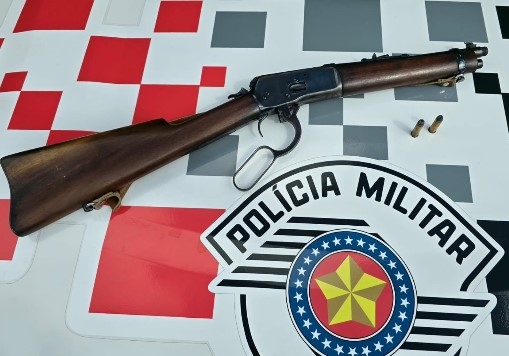 Homem é preso após tentar vender espingarda no mercado negro em Fernandópolis