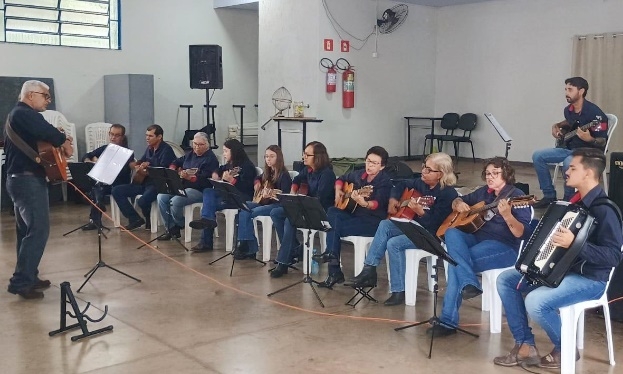 Projeto 60+ leva Orquestra de Violeiros ao Parque Residencial São Vicente de Paulo