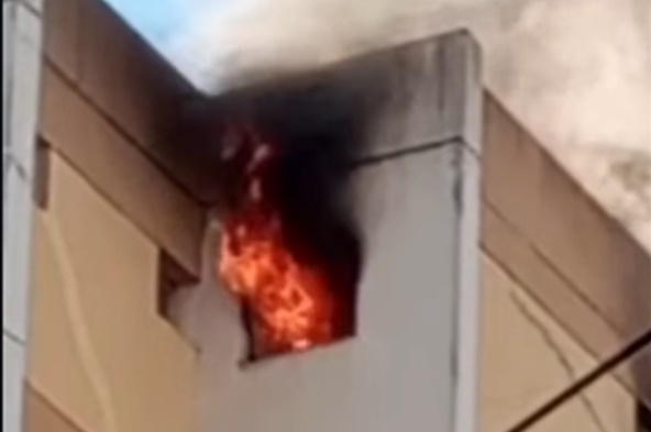 Apartamento no último andar de prédio pega fogo no centro de Rio Preto