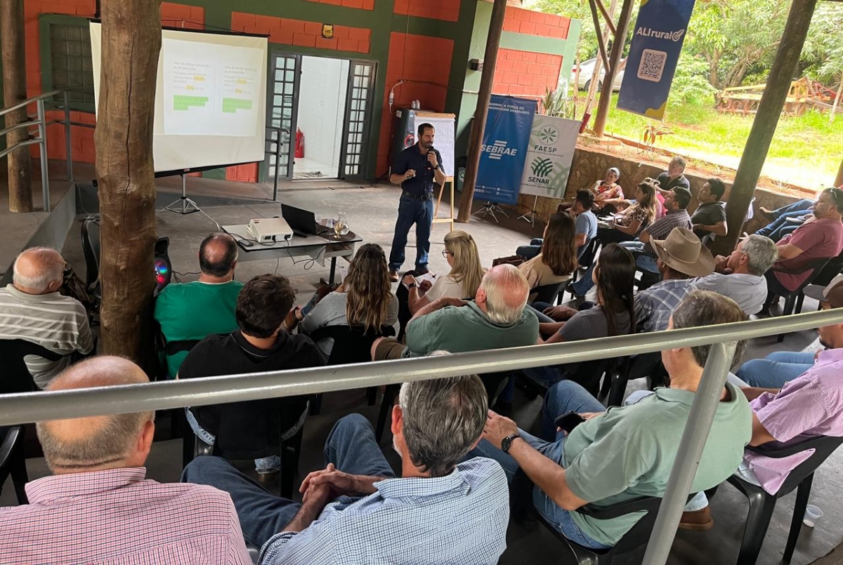 Encontro reúne produtores rurais para discutir pastagens de alta performance