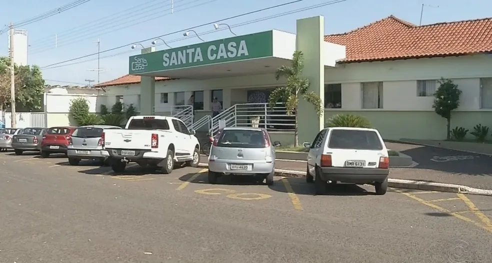 Pais são presos suspeitos de tentar matar bebê de 2 meses internado com fraturas e hematomas