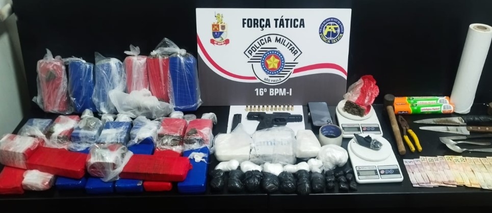 Operação da Força Tática do 16° BPMI apreende 15 kg de maconha, cocaína e arma de fogo