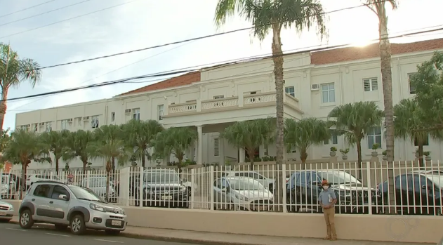 Homem internado após ser espancado foge de hospital, retorna para a UTI e morre no interior de SP
