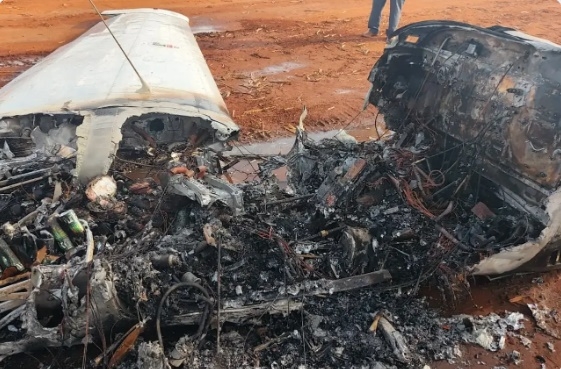 Aeronave faz pouso forçado em propriedade rural na região, pega fogo e piloto desaparece