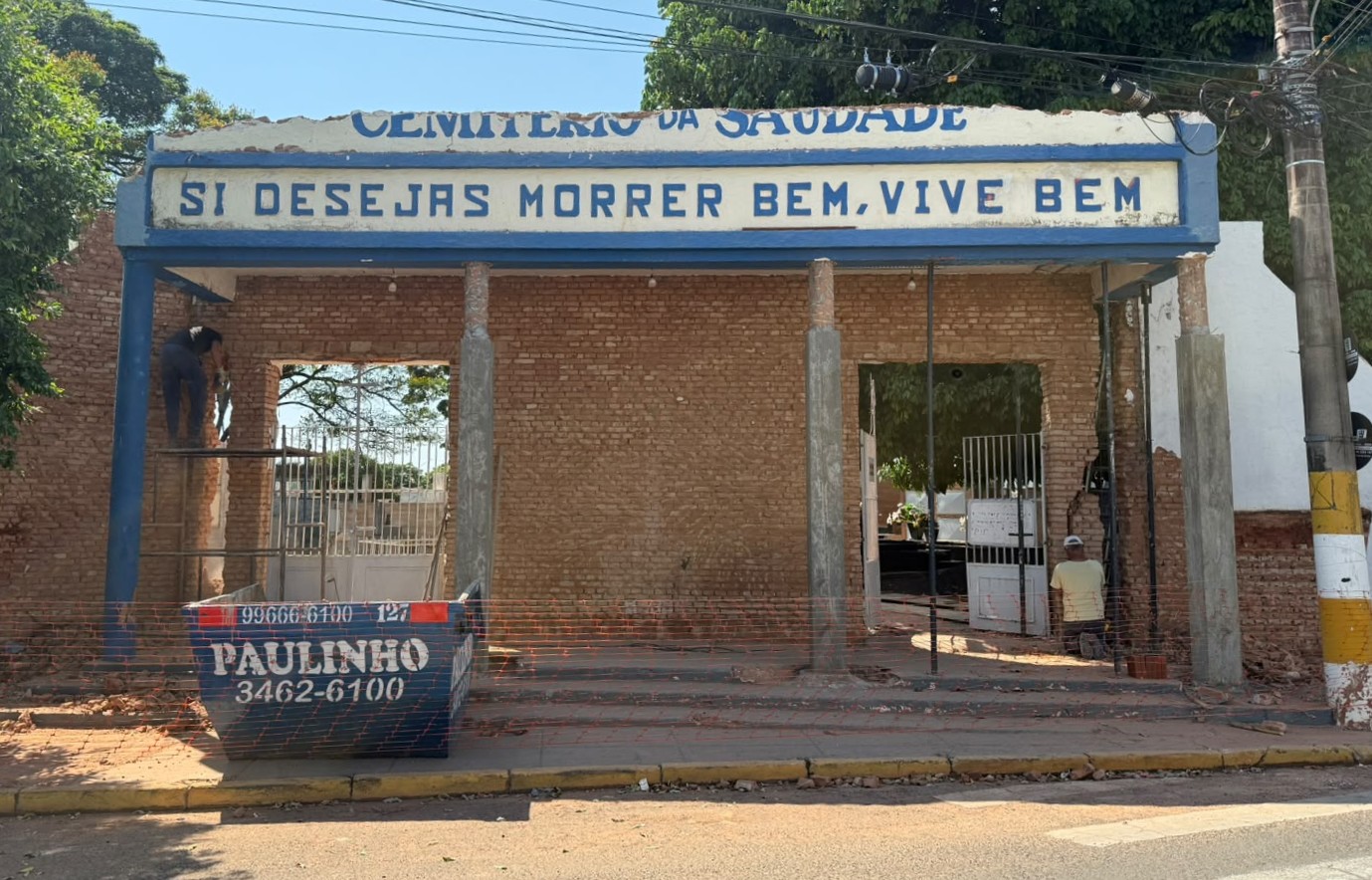 Obras do novo portal do Cemitériol da Saudade