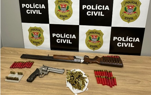 Polícia Civil apreende armas em investigação de violência doméstica em Fernandópolis
