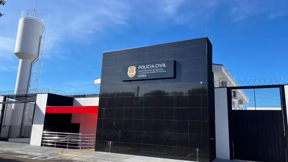 Entregador é preso suspeito de mostrar órgão genital para criança que atendeu ao portão