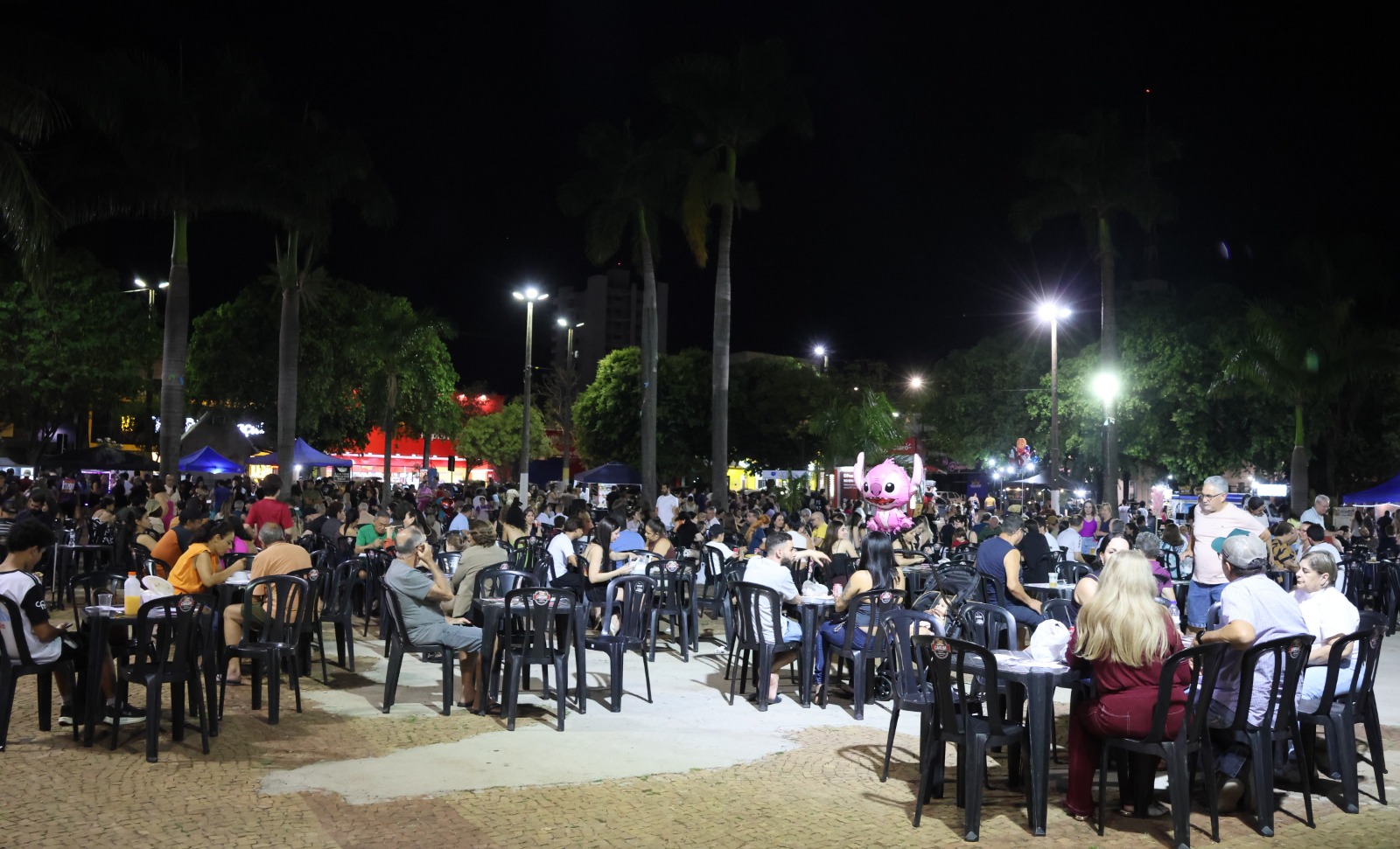 Primeira edição atraiu cerca de três mil pessoas na praça