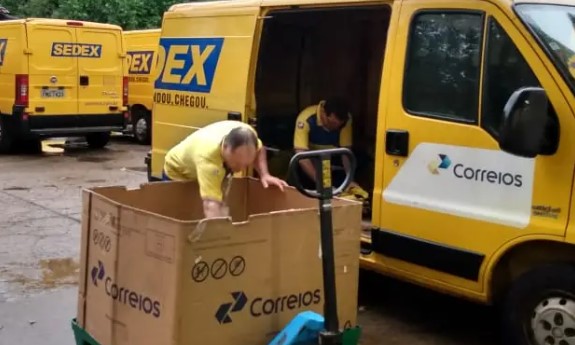 Greve dos Correios tem adesão de 800 trabalhadores na região