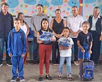 Volta às aulas em Fernandópolis tem novidade: novos uniformes e mochilas para estudantes