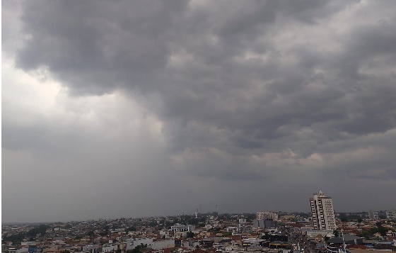 AGORA: Céu nublado e instabilidades marcam a terça-feira de mudança de estação em Fernandópolis