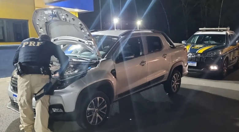 Em 12 horas, três carros roubados são recuperados em rodovia da região