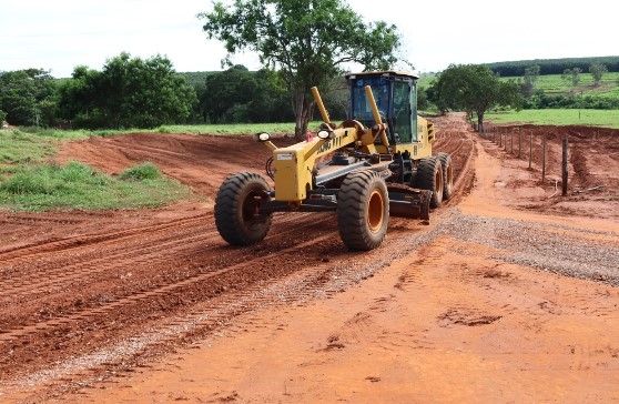 Secretaria de Agricultura intensifica manutenção de estradas e monitora impacto da estiagem