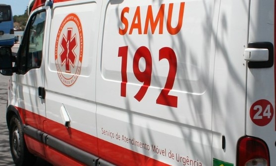 Homem morre após sofrer descarga elétrica durante reparo no telhado