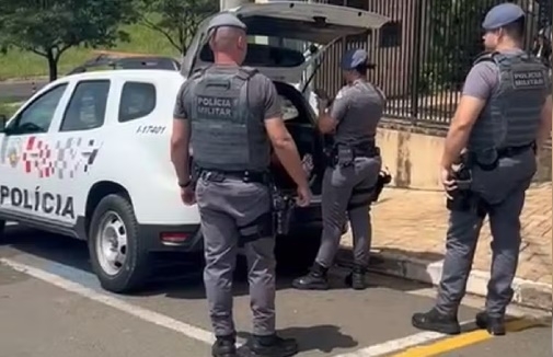 Preso o suspeito de deixar pit bull amarrado sob o sol até a morte