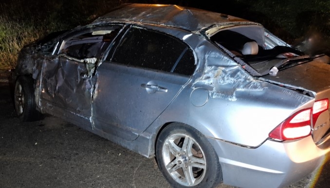Motorista morre após perder controle de carro, capotar e invadir pista contrária de rodovia