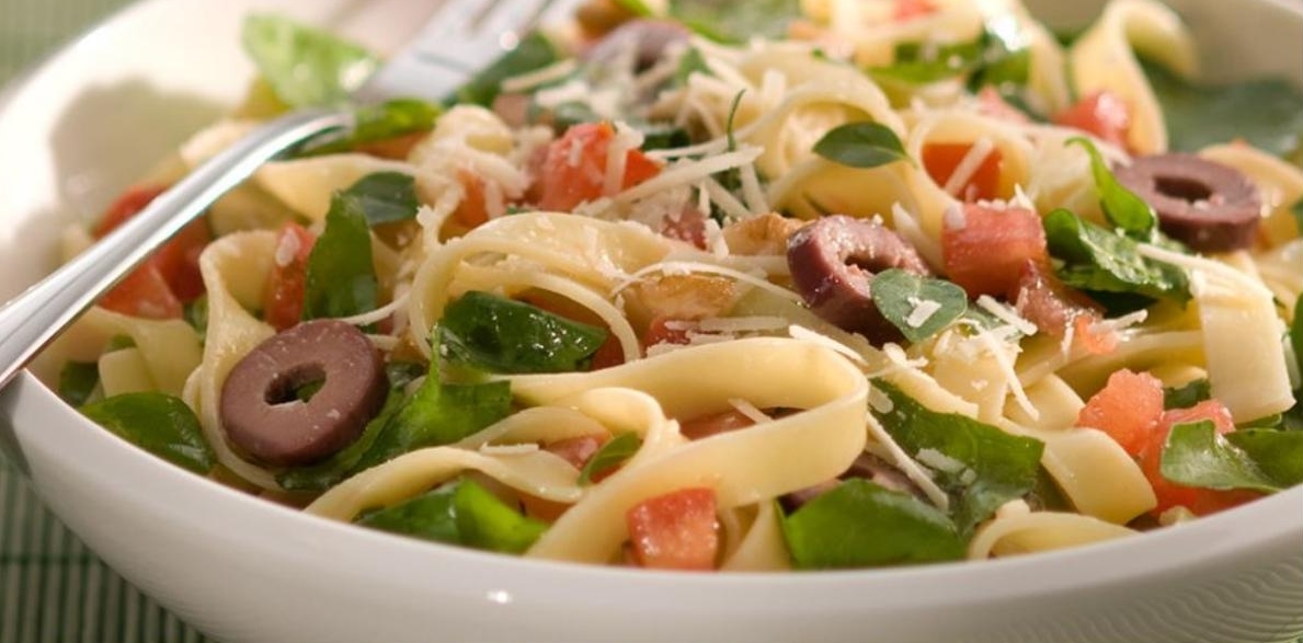 Talharim com Rúcula e Nozes