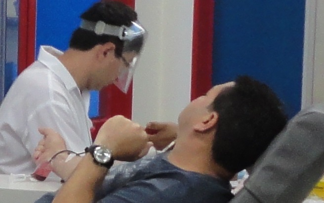Doador de sangue durante atendimento no Hemocentro de Fernandópolis. Foto - Divulgação