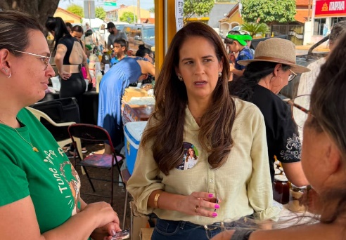 “Mais do que falar, eu quero ouvir”, diz Flávia Resende durante agenda na região