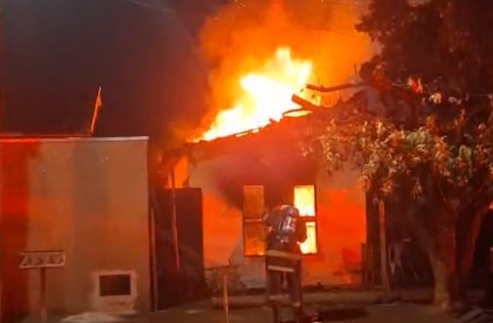 Incêndio destrói mais uma residência em Fernandópolis; é o terceiro em 30 dias