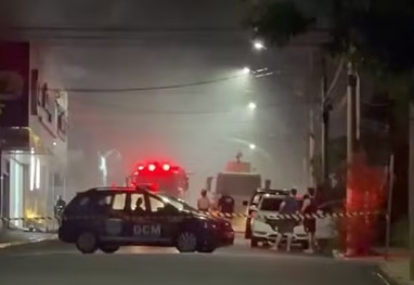 Incêndio destrói estoque de loja de roupas na região