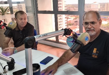 Presidente da entidade Osmir Silva e Ademir Sgotti, durante entrevista na Rádio Difusora