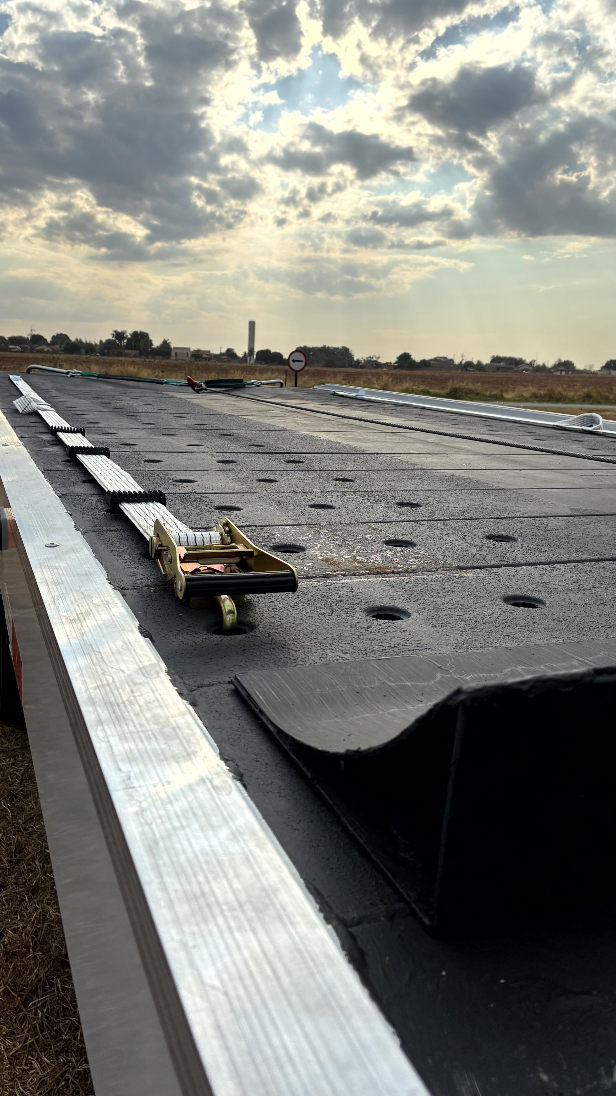 GUINCHO PLAT. AUTO SOCORRO - 5,5 x 2,30 Foto 2